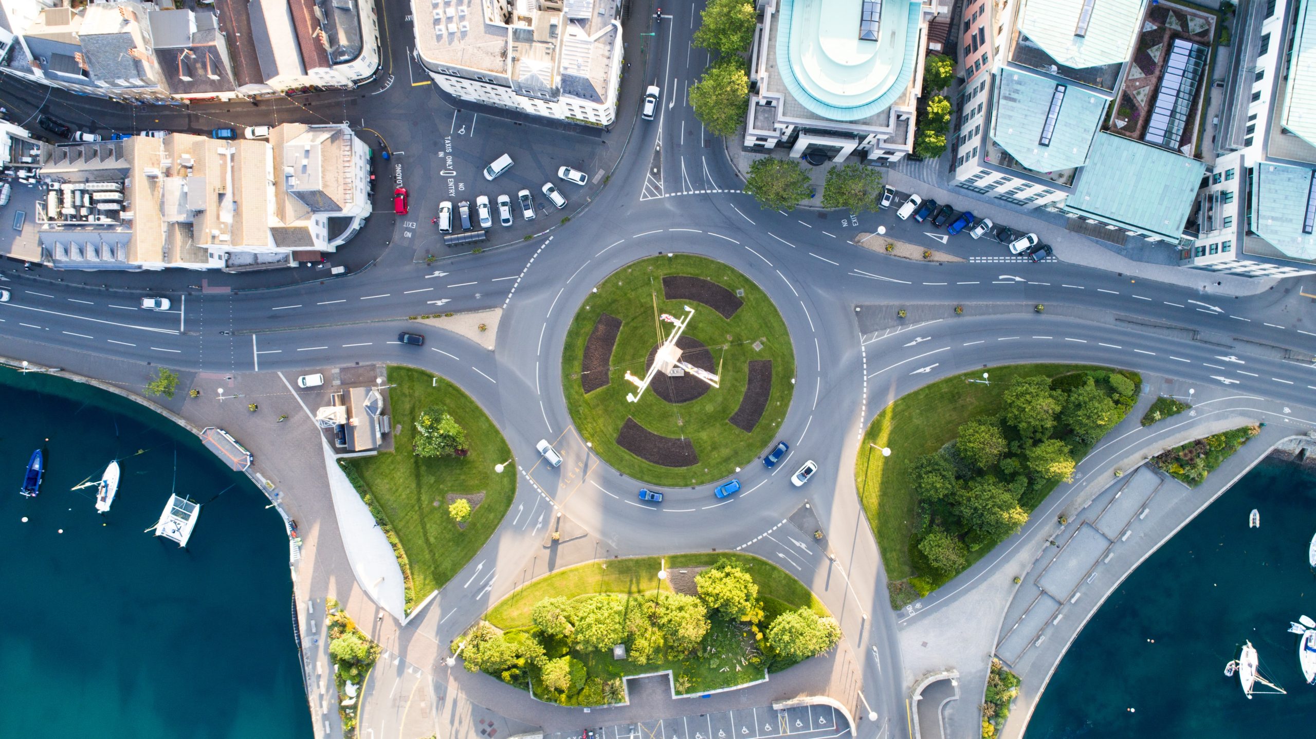 driving lesson for traffic circle